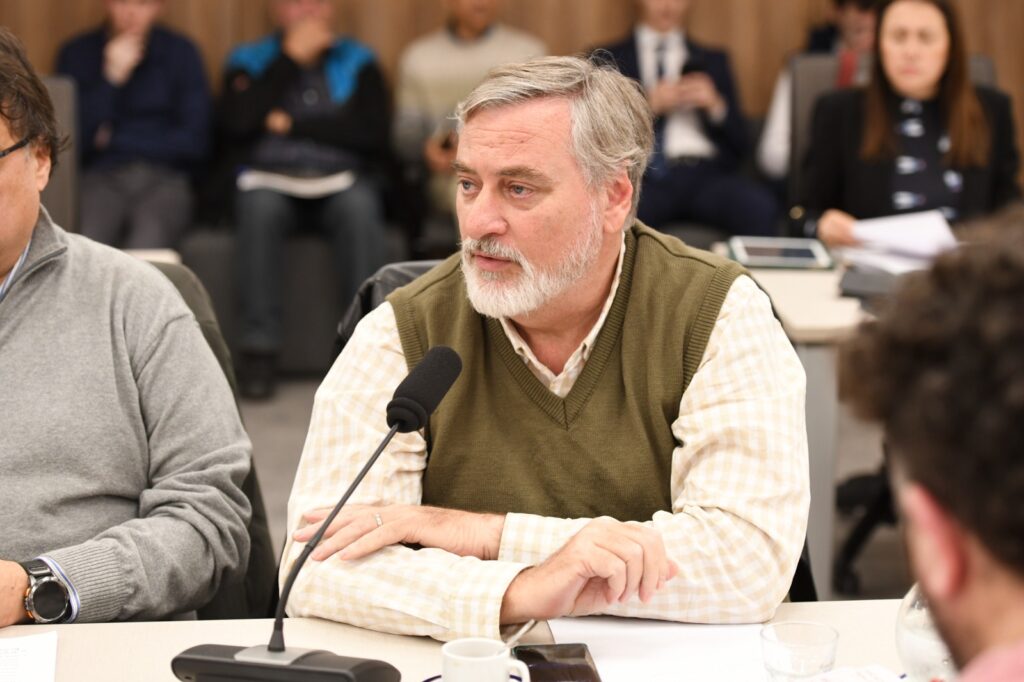 Secretario de Turismo de UPSA durante su intervención en un encuentro de la Rueda en defensa del turismo social.